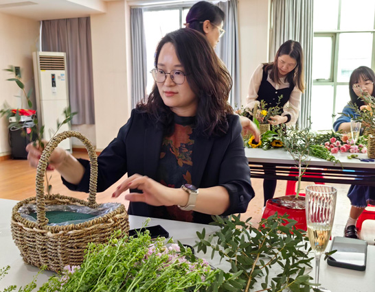 女神節(jié)里笑容翻飛，歡樂不退