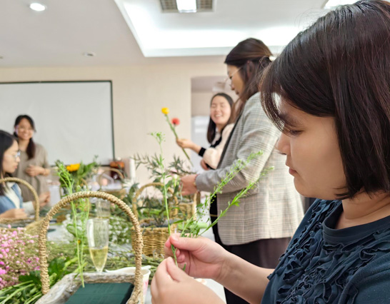 女神節(jié)里笑容翻飛，歡樂不退